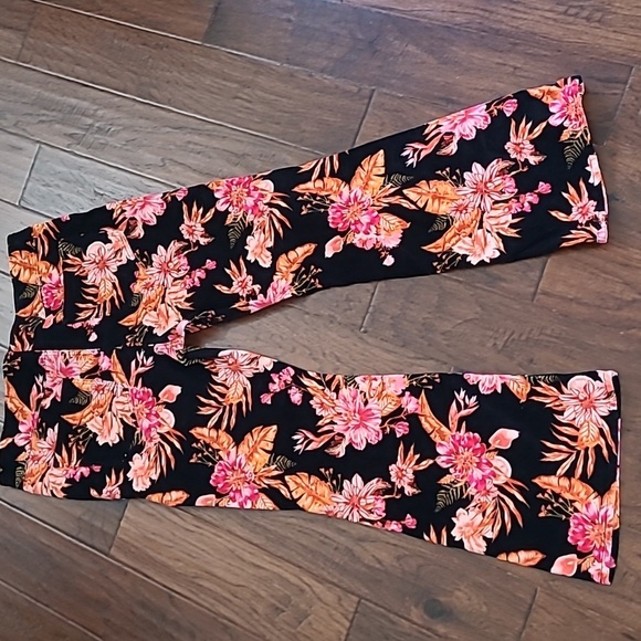 No Boundaries Black Floral Corduroy Pullon Flare Pants size XXL (19) - Picture 2 of 10